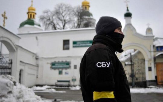 У Украјини се распламсава верски рат.