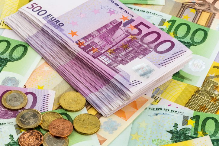 Маџар: 100 евра за младе – типична предизборна „вучићевштина“
