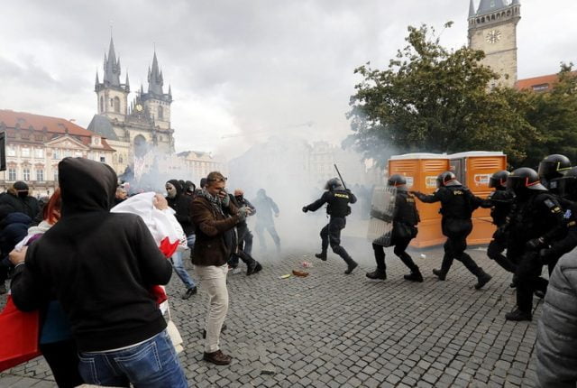 Хаос на улицама у читавој Европи због корона мера (видео)