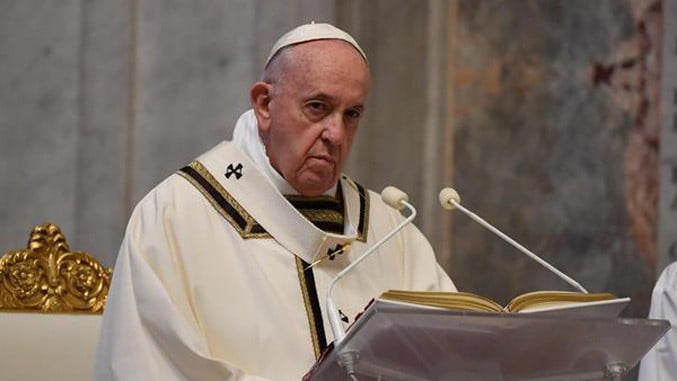 Папа Фрањо: Миловање и масирање секретарице није неки грех