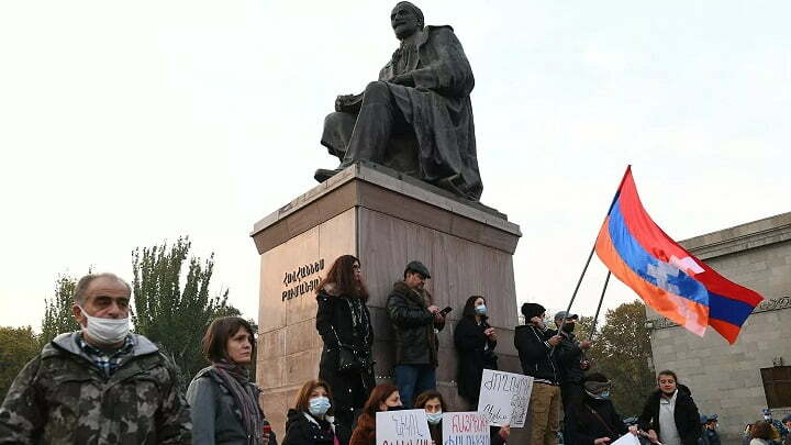 ''МОЛИМО ВАС, УМЕШАЈТЕ СЕ!'' Јермени зову Русију са улица Јеревана