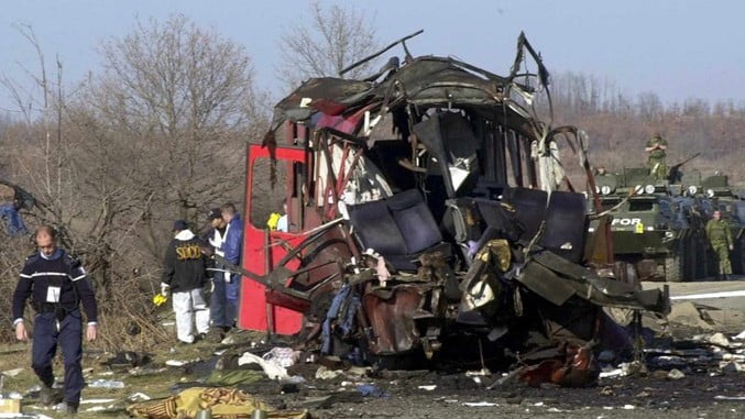 Двадесет година од напада на аутобус са расељеним Србима код Подујева