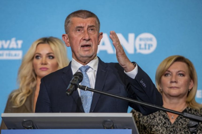 Пала Влада Чешке, премијер Бабиш поднео оставку