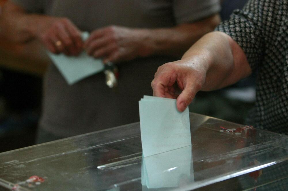 На изборима за месне заједнице у Лебану учествовала само СНС