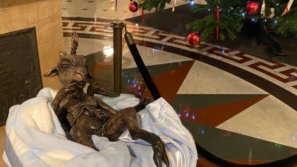 Капитол државе Илиноис одобрио сатански споменик
