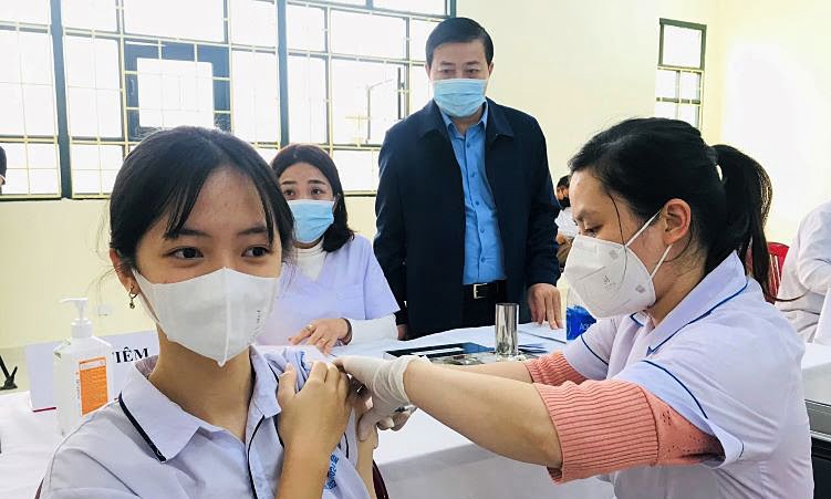 Вијетнам: 120 деце хоспитализовано, провинција суспендује серију вакцина Фајзер