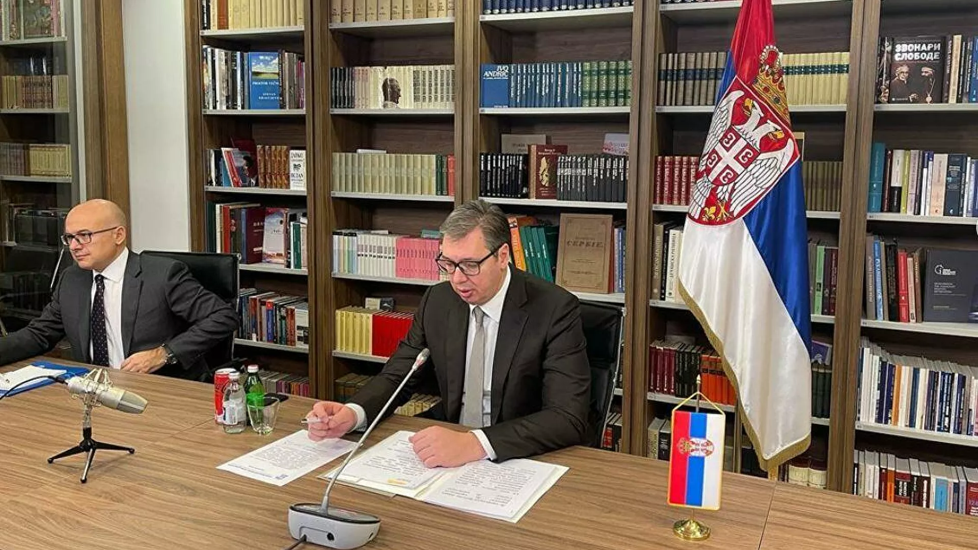 Вучићево пенкало кружи око Закона о експропријацији као киша око Крагујевца