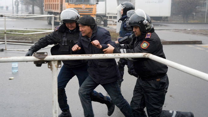Десетине мртвих у немирима у Казахстану