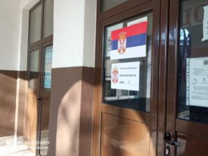 Вучић позвао грађане да гласају за препуштање правосуђа странцима