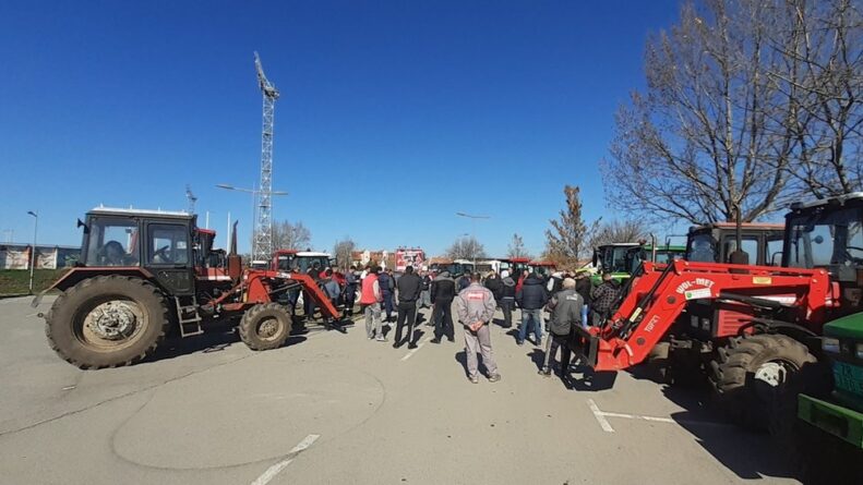 _123400660_traktor