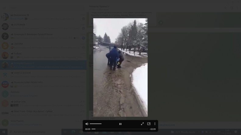 нацисти пуцају