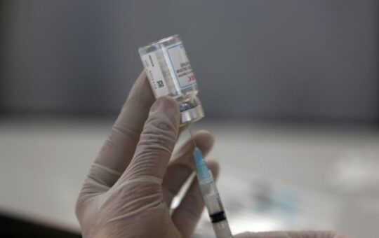 Данска зауставила програм вакцинације против ковида
