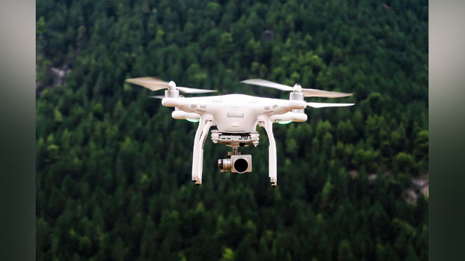 677z381_drone-gfbee4ac19_1920
