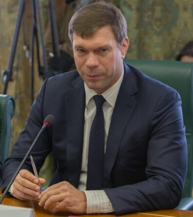 ОЛЕГ ЦАРЕВ