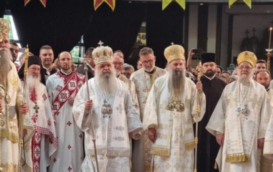 МАКЕДОНЦИ ЋЕ ЈОШ ЧЕКАТИ ТОМОС: Упркос благослову СПЦ, аутокефалност цркве у Скопљу тек треба да прође црквеноправно решето