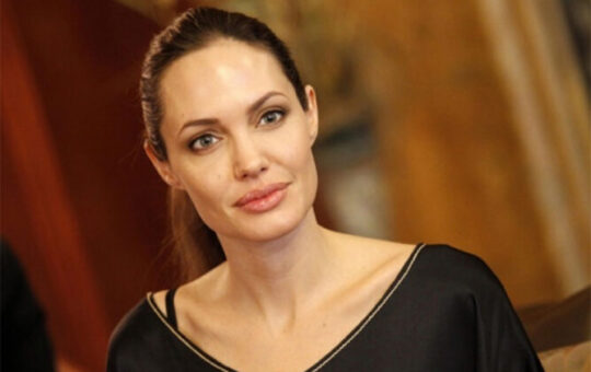 Рекла па порекла: "Хуманитарка" Анџелина Џоли одбила усвајање детета из Украјине