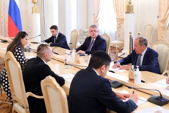лавров вулин