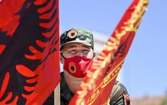 БРИТАНИЈА ОБУЧАВА ТЗВ. КБС: Оружане снаге Албаније на маршу "Камбријска патрола"
