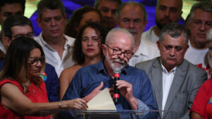 677z381_LULADASILVABIO31102022