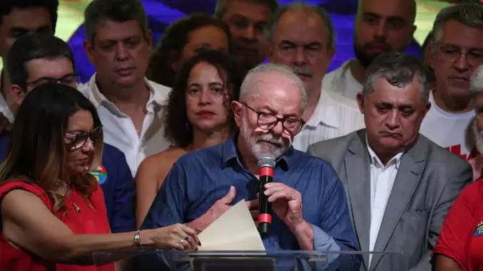 677z381_LULADASILVABIO31102022