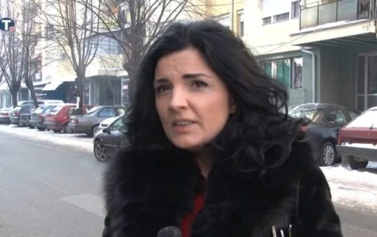 Милена Поповић-мало пластичне операције и груди на Инстаграм,мало функција у Влади