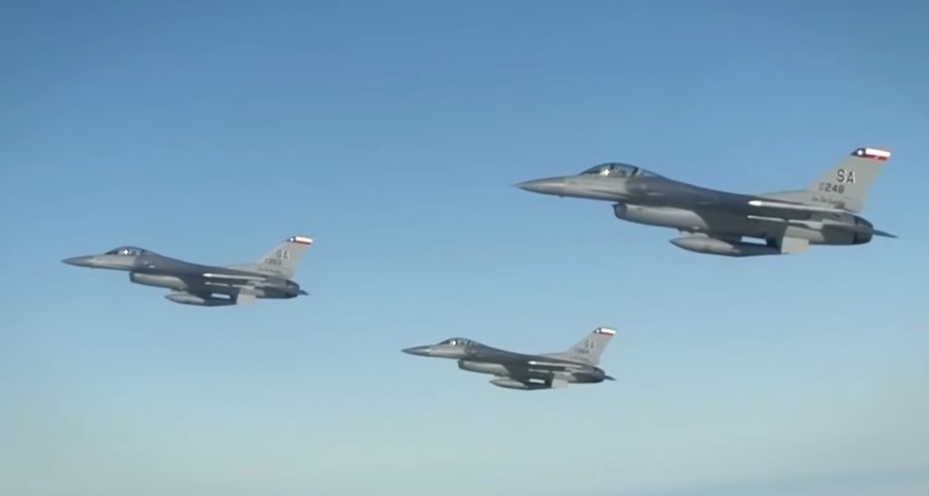 f16