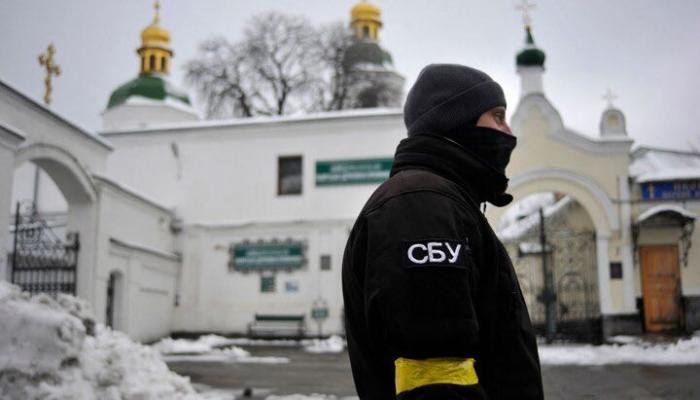 У Украјини се распламсава верски рат.