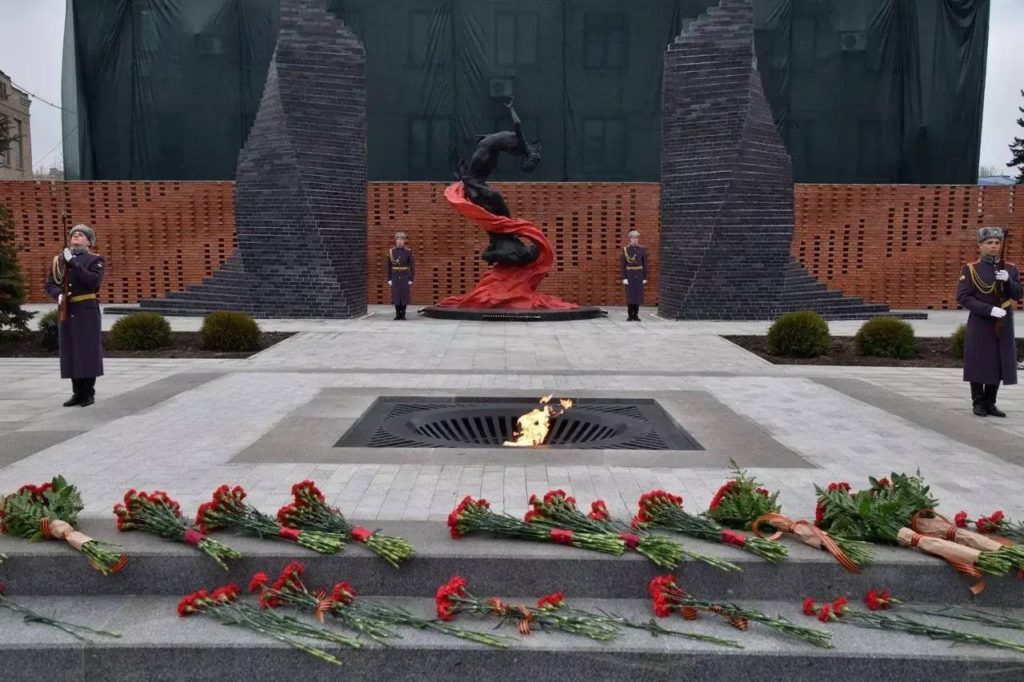 У Доњецку је обновљен споменик жртвама нациста