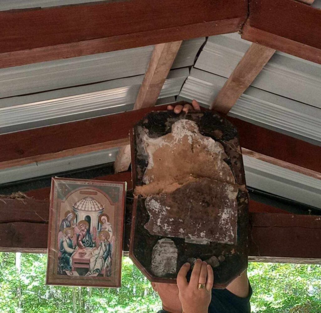 оскрнављено црквиште на КиМ