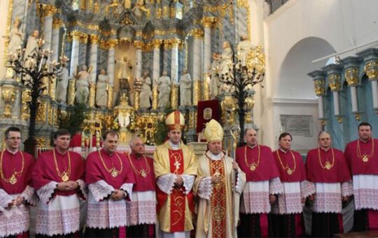 Белоруска католичка црква између Пољске и Ватикана