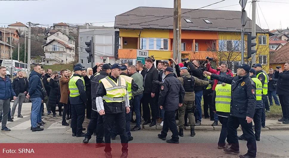 федерална полиција насрће на Србе у Сарајеву