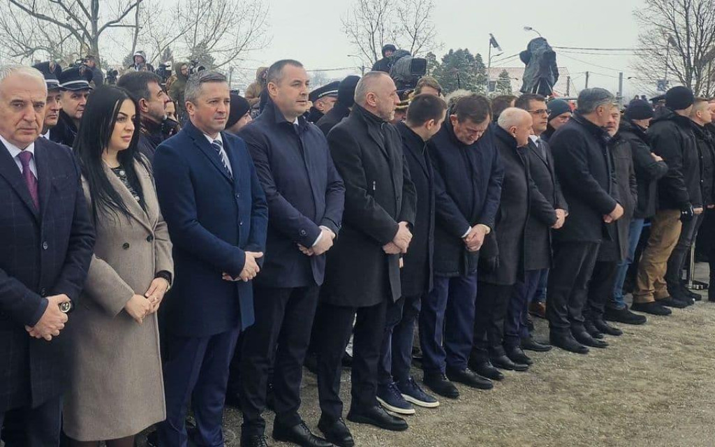 Чланови Владе Црне Горе у Орашцу