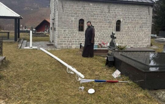 Напад на СПЦ у Мојковцу