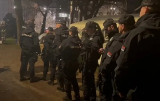 Кордон полиције у Пионирском парку