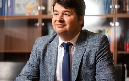 Петров