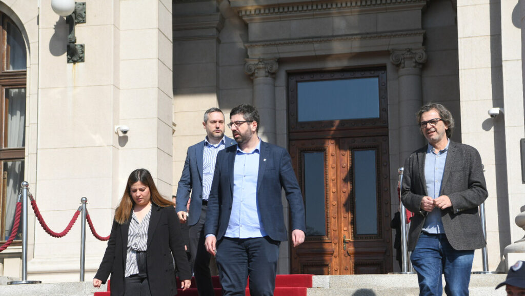 прозападне