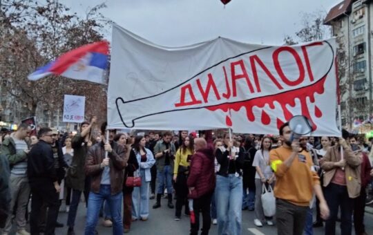 Креатори обојене револуције