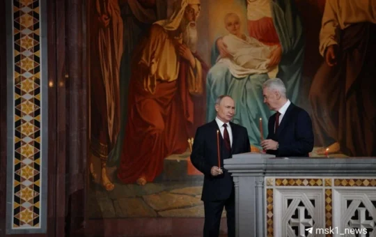 Путин у храму