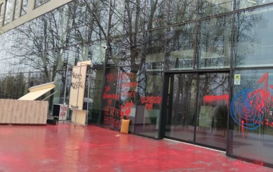 Зграда РТВ након вандализма