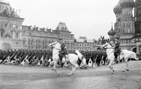 ПРВА парада победе