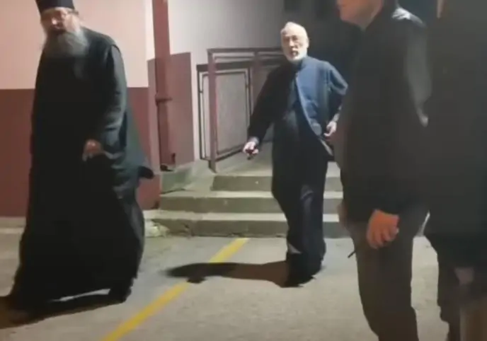 Мајданци напали декана богословског факултета