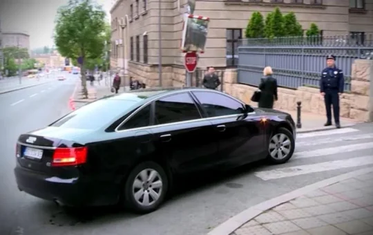 sluzbeni-automobil-screenshot-20.format-webp.width-1200