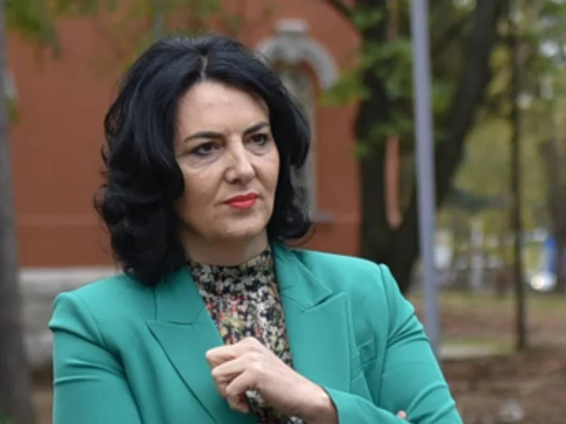 још два месеца