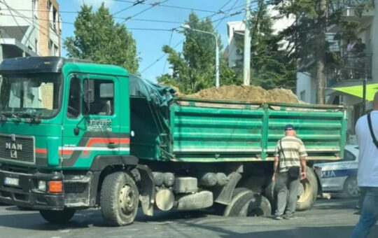 Камион