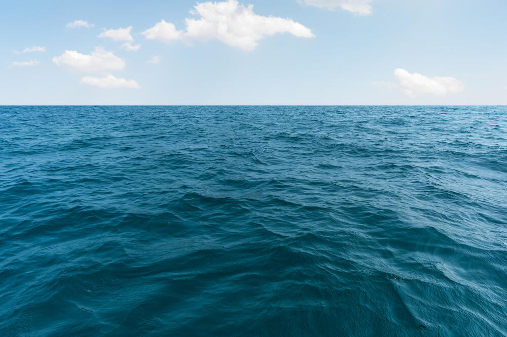 Море