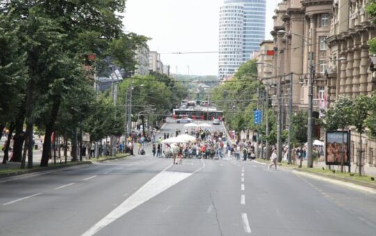 Пленумаши блокирају Београд