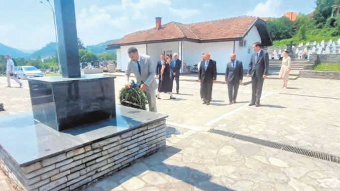 Почаст Српским жртвама у Братунцу