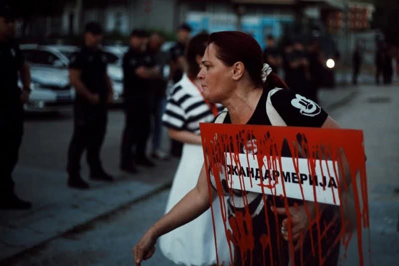 блокадери крваве шаке