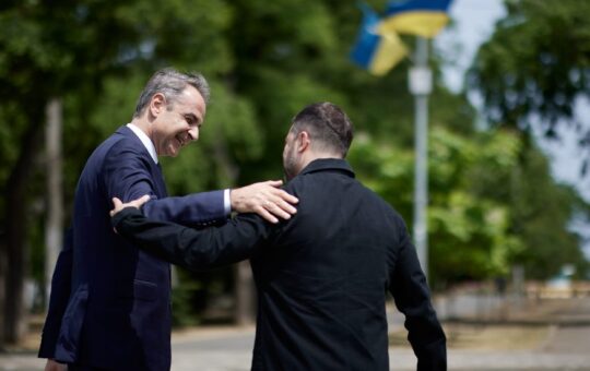 mitsotakis_zelenski6582506-930x550