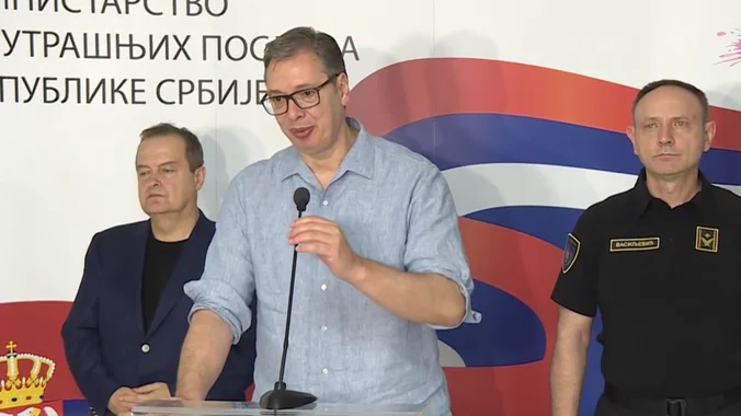Вучић командни центар